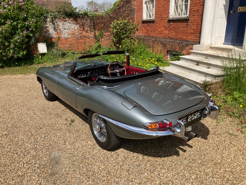 Jaguar E-type S1 Roadster - Total Headturners